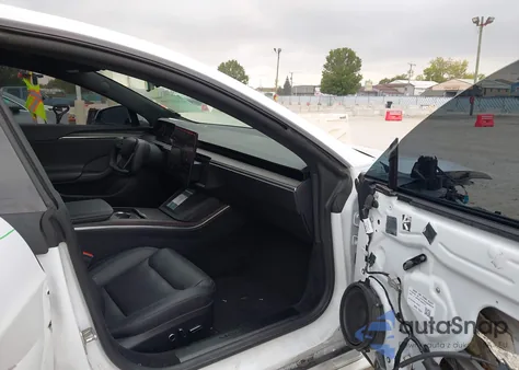 2023 Tesla Model S Dual Motor All-Wheel Drive/Standard Range from USA, damaged, VIN 5YJSA1E50PF531002